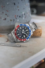 Load image into Gallery viewer, 1970 Rolex GMT Master Stainless 1675 Pepsi Bezel

