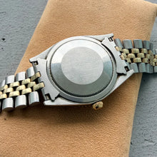 Load image into Gallery viewer, 1971 Rolex Thunderbird Datejust 1625 Jubilee - Razor sharp bezel
