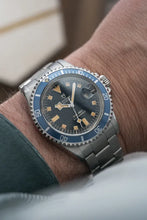 Load image into Gallery viewer, 1971 Tudor Submariner 7021 /0 Stainless Steel 7021/0 - Blue Snowflake
