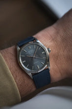 Load image into Gallery viewer, 1972 Rolex Airking 5500 Airking Blue dial – Serviced!
