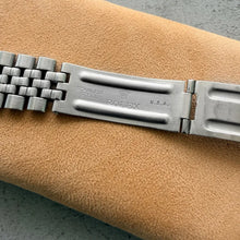 Load image into Gallery viewer, 1975 Rolex Datejust Jubilee Bracelet 1603 - Silver dial - Serviced
