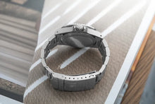 Load image into Gallery viewer, 1976 Rolex 1665 Sea Dweller Attractive Patina - Double Red
