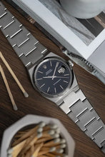 Load image into Gallery viewer, 1978 Rolex Oysterquartz Stainless Steel - Attractive Black dial
