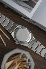 Load image into Gallery viewer, 1978 Rolex Oysterquartz Stainless Steel - Attractive Black dial

