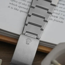 Load image into Gallery viewer, 1978 Rolex Oysterquartz Stainless Steel - Attractive Black dial
