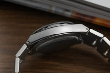 Load image into Gallery viewer, 1978 Rolex Oysterquartz Stainless Steel - Attractive Black dial
