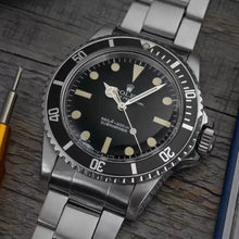 Load image into Gallery viewer, 1978 Rolex Submariner 5513 Stainless Steel
