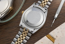 Load image into Gallery viewer, 1978 Rolex Thunderbird Datejust 1625 Jubilee - Razor sharp bezel

