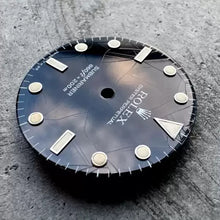 Load image into Gallery viewer, 1980s Rolex Submariner Factory Original 5513 - Spider Dial
