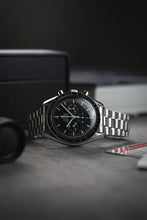 Load image into Gallery viewer, 1995 Omega Speedmaster 3592.50 1479 812 bracelet and 863 movement -Box + Papers
