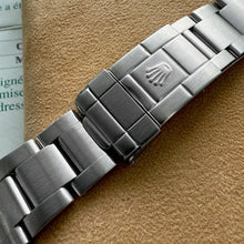 Load image into Gallery viewer, 2001 Rolex 16710 GMT Master II Pepsi - Box + Papers - 2 Bezels
