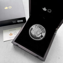 Load image into Gallery viewer, 2019 Grizzly Primal Predator $125 1/2 Kilo Silver Coin Mintage 400

