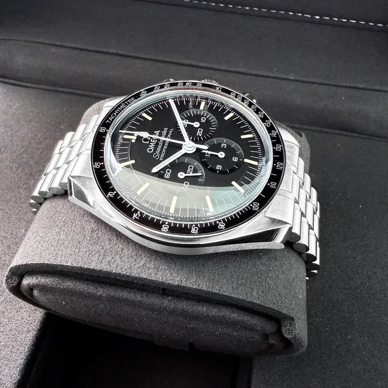 2023 Omega Speedmaster 31030425001001 – Box + Papers + extra Nato