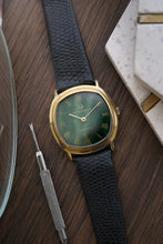 Load image into Gallery viewer, 34mm Vintage Universal Geneve Gold Unisonic 151100 - Green dial
