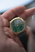Load image into Gallery viewer, 34mm Vintage Universal Geneve Gold Unisonic 151100 - Green dial

