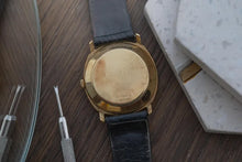 Load image into Gallery viewer, 34mm Vintage Universal Geneve Gold Unisonic 151100 - Green dial
