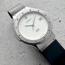 Load image into Gallery viewer, 36mm Hublot Classic MDM 1521 + Stainless Steel - Crisp white dial

