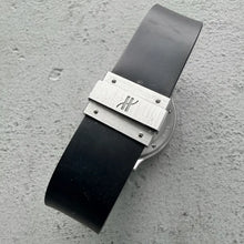 Load image into Gallery viewer, 36mm Hublot Classic MDM 1521 + Stainless Steel - Crisp white dial
