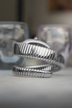 Load image into Gallery viewer, Bulgari Serpenti Tobogas SP35S Single Spiral SP 35 S- Factory set Diamond bezel
