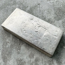 Load image into Gallery viewer, Engelhard 32.15 oz .999 Silver Bar Kilo with double struck Error!
