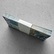 Load image into Gallery viewer, Bundle Canada $5 Notes 100 consecutive - With Bank of Canada Wrapper!
