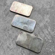 Load image into Gallery viewer, Consecutive set of 3 Vintage Engelhard Industries 1oz Silver Bars

