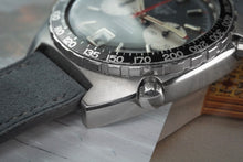 Load image into Gallery viewer, Vintage Heuer Autavia 1163 V Calibre 11 - Serviced and Attractive!
