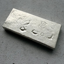 Load image into Gallery viewer, Engelhard 1 Kilo .999 Silver Poured Bar 32.15 oz
