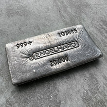 Load image into Gallery viewer, Vintage Engelhard 20oz with stunning pour lines
