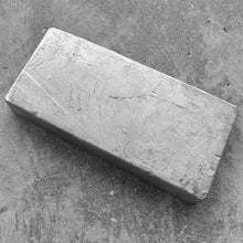 Load image into Gallery viewer, Vintage Engelhard Kilo poured silver bar 32.15oz
