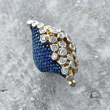 Load image into Gallery viewer, Sapphire and Diamond ring set in 18k yellow gold
