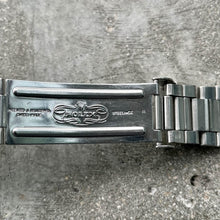 Load image into Gallery viewer, 1977 Vintage Rolex 9315 Rolex Bracelet with 380 end-links 20mm 5513 1680 Patented
