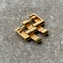 Load image into Gallery viewer, Breitling 18K Yellow Gold 18 mm Solid Gold Link - 7.73 Grams
