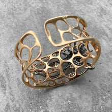 Load image into Gallery viewer, Custom 18k Gold bangle set with diamond Octopus
