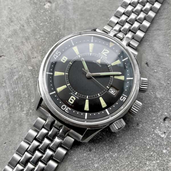 Jaeger LeCoultre Polaris Memovox Alarm E859 on Bracelet
