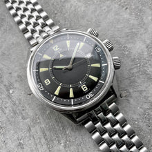 Load image into Gallery viewer, Jaeger LeCoultre Polaris Memovox Alarm E859 on Bracelet
