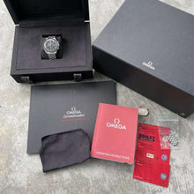 Load image into Gallery viewer, 2021 Omega Speedmaster 31030425001001
