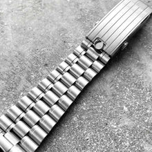 Load image into Gallery viewer, 2021 Omega Speedmaster 31030425001001
