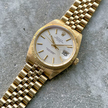 Load image into Gallery viewer, 1980 Vintage Rolex Date 1503 Mens 14K Yellow Gold Watch Champagne Dial Jubilee
