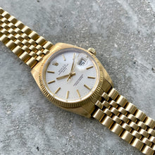 Load image into Gallery viewer, 1980 Vintage Rolex Date 1503 Mens 14K Yellow Gold Watch Champagne Dial Jubilee
