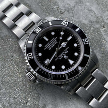 Load image into Gallery viewer, Rolex Sea Dweller 16600 Full Set - Unpolished
