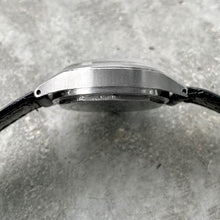 Load image into Gallery viewer, 1940s Mido Multichrono with aged dial
