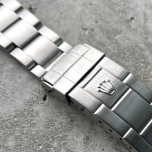 Load image into Gallery viewer, Rolex 16610 Submariner in Stainless Steel
