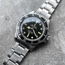Load image into Gallery viewer, 1966 Rolex Submariner 5513 Wristwatch Riveted Bracelet - Glossy Gilt!
