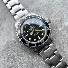 Load image into Gallery viewer, 1966 Rolex Submariner 5513 Wristwatch Riveted Bracelet - Glossy Gilt!
