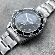 Load image into Gallery viewer, 1966 Rolex Submariner 5513 Wristwatch Riveted Bracelet - Glossy Gilt!
