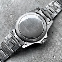 Load image into Gallery viewer, 1966 Rolex Submariner 5513 Wristwatch Riveted Bracelet - Glossy Gilt!

