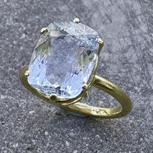 Load image into Gallery viewer, Vintage Van Cleef &amp; Arpels 18k Yellow Gold Ring - 5 CT Aquamarine
