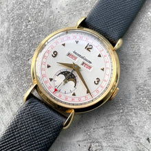 Load image into Gallery viewer, Jaeger Lecoultre - Solid 18K Yellow Gold Triple Date Calendar Moon 141.008.1
