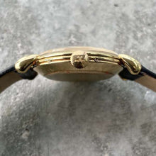 Load image into Gallery viewer, Jaeger Lecoultre - Solid 18K Yellow Gold Triple Date Calendar Moon 141.008.1

